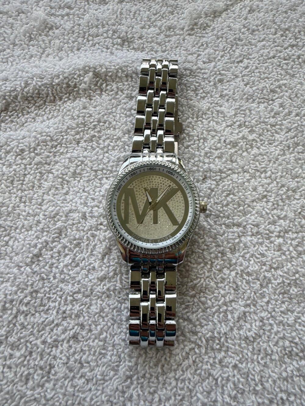 Michael Kors MK-P152G Runway Logo Watch – Silver Stainless Steel – Pavé Dial